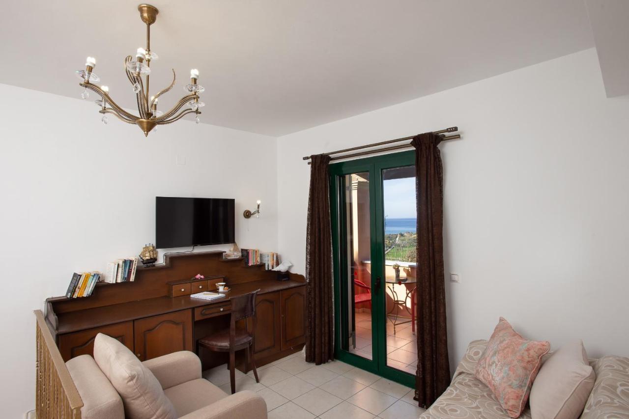 Villa Mare E Monti Almiros Beach ภายนอก รูปภาพ